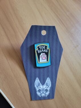 💀NEW💀Toe Beans Enamel Pin - Teal Paw Can Design